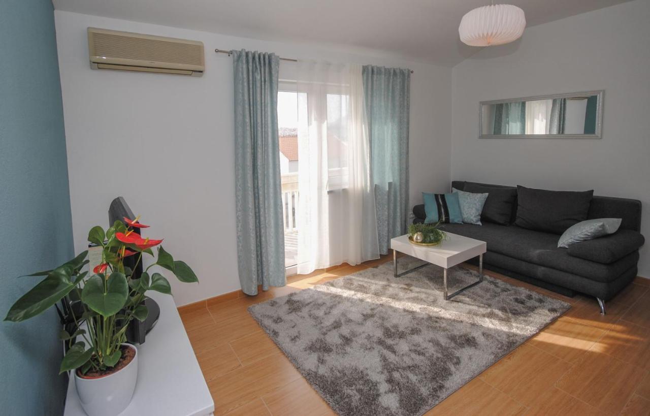 Apartment Tina Podstrana Exterior photo